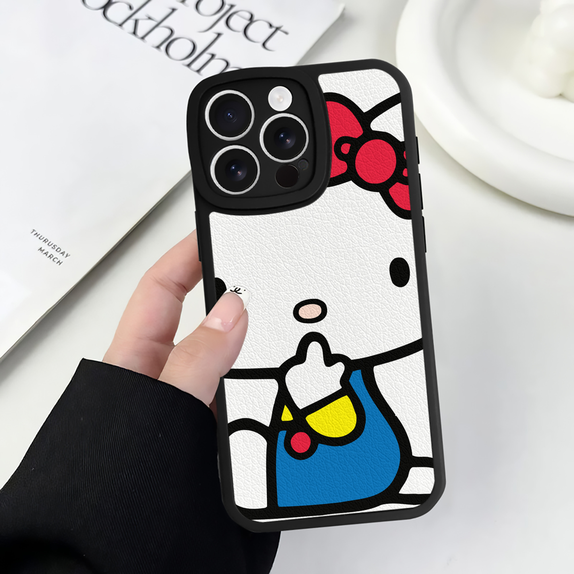（画像用） Hello Kitty ハローキティ 【iPhone 16シリーズ対応】シリコンスマホケース（レザー調） 材質：シリコン